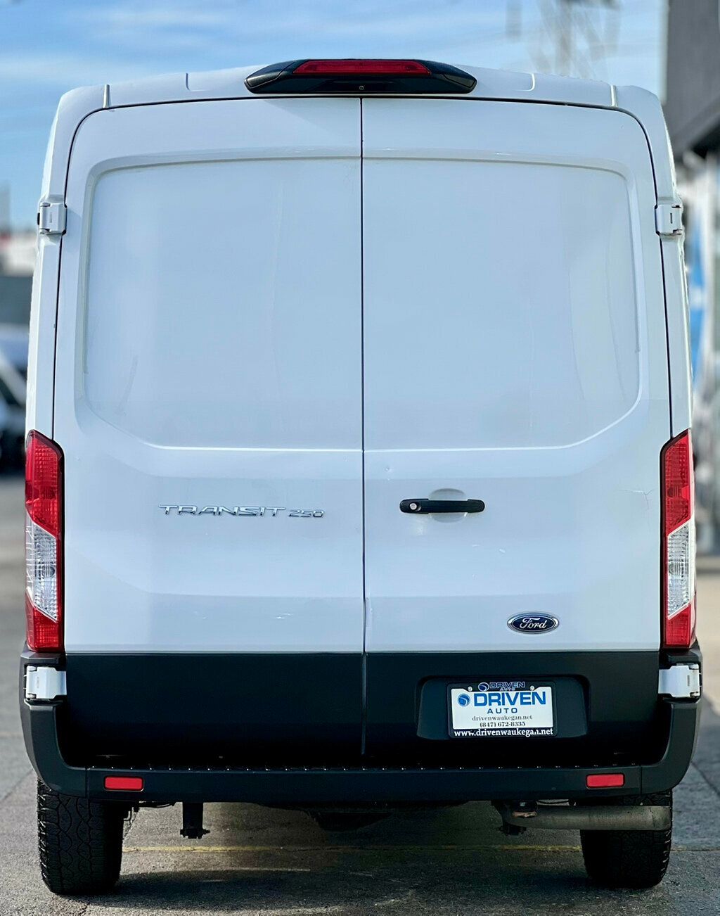 2020 Ford Transit Cargo Van photo 3