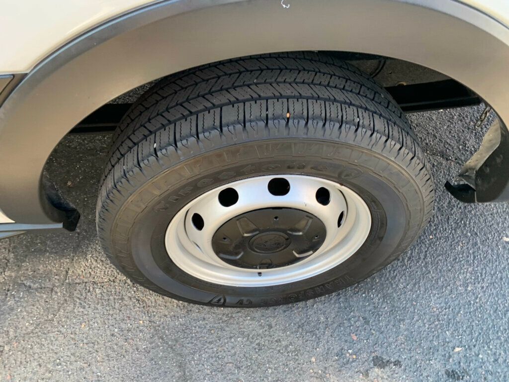 2020 Ford Transit Cargo Van T-250 130" Med Rf 9070 GVWR RWD - 22952784 - 29