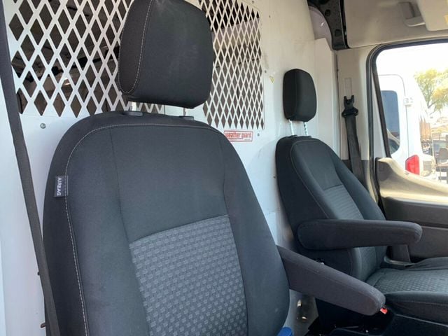 2020 Ford Transit Cargo Van T-250 148" Med Rf 9070 GVWR RWD 1-Owner exkey - 22887350 - 33