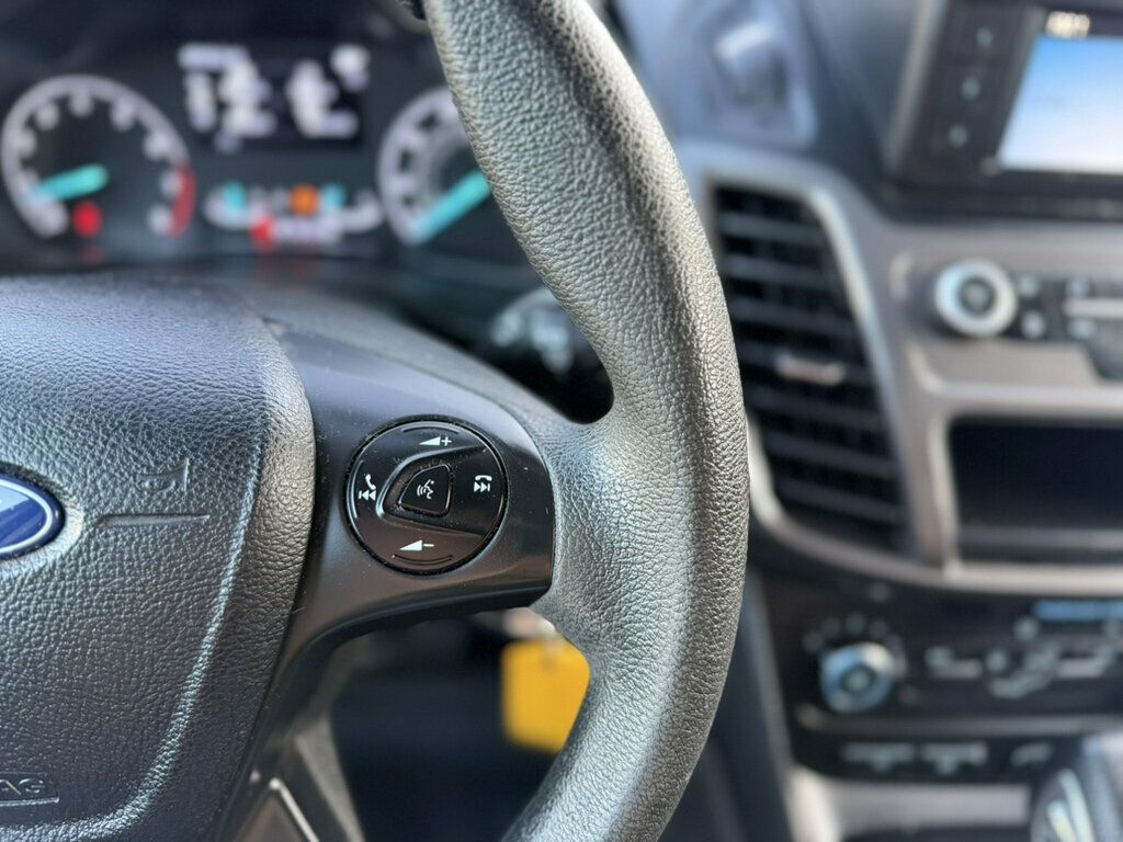 Ford Transit Connect photo 12