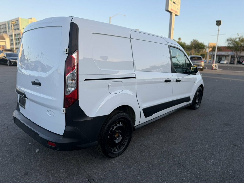 Ford Transit Connect photo 4