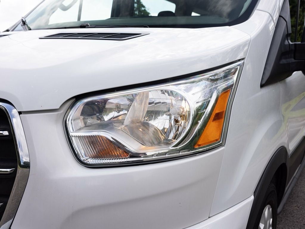 2020 Ford Transit Passenger Wagon 15 Passenger Transit Van  - 22886419 - 16