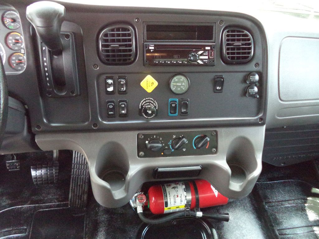 2020 Freightliner Business Class M2 106 w/ 26ft Dry Freight NO CDL Box Truck w/ Lift Gate - 23045130 - 38