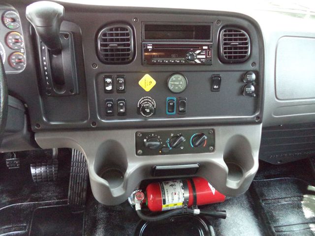 2020 Freightliner Business Class M2 106 w/ 26ft Dry Freight NO CDL Box Truck w/ Lift Gate - 23045130 - 38