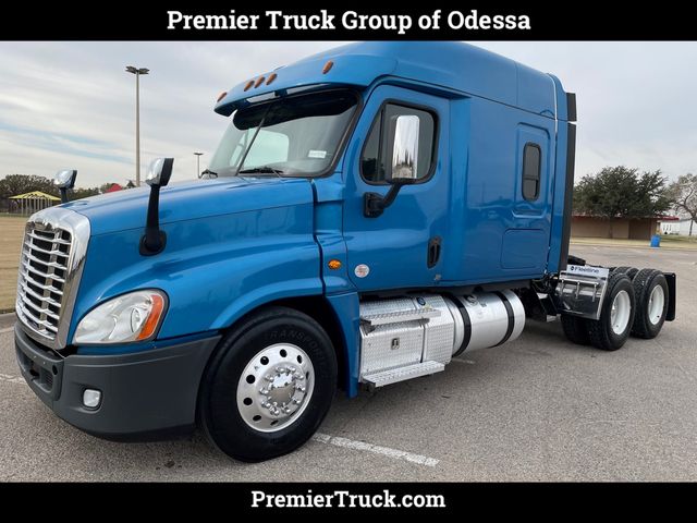 buy used freightliner