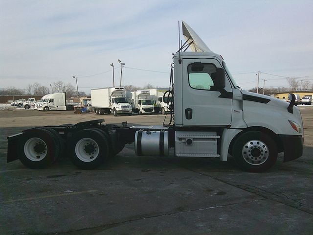 2020 Freightliner Cascadia 2020 FREIGHTLINER DAY CAB - 22955687 - 3