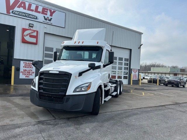 2020 Freightliner CASCADIA 2020 FREIGHTLINER DAY CAB - 22964405 - 0
