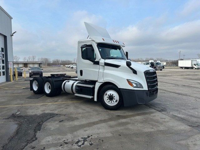 2020 Freightliner CASCADIA 2020 FREIGHTLINER DAY CAB - 22964405 - 2