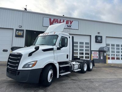 2020 Freightliner CASCADIA