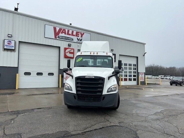 2020 Freightliner Cascadia 2020 FREIGHTLINER DAY CAB - 23007493 - 1