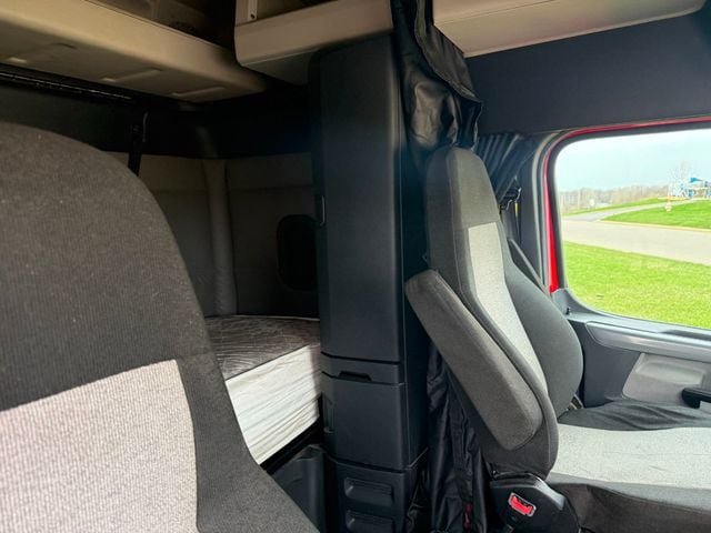 2020 Freightliner Cascadia PE116ST - 22997089 - 17