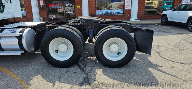 2020 Freightliner Cascadia 126  - 23006938 - 9