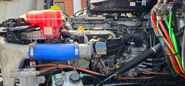 2020 Freightliner Cascadia 126  - 23006938 - 13