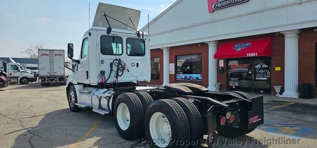 2020 Freightliner Cascadia 126  - 23006938 - 8