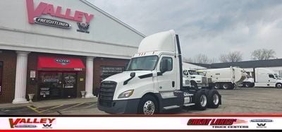 2020 Freightliner Cascadia 126
