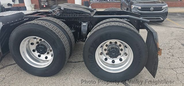 2020 Freightliner Cascadia 126  - 23014839 - 10