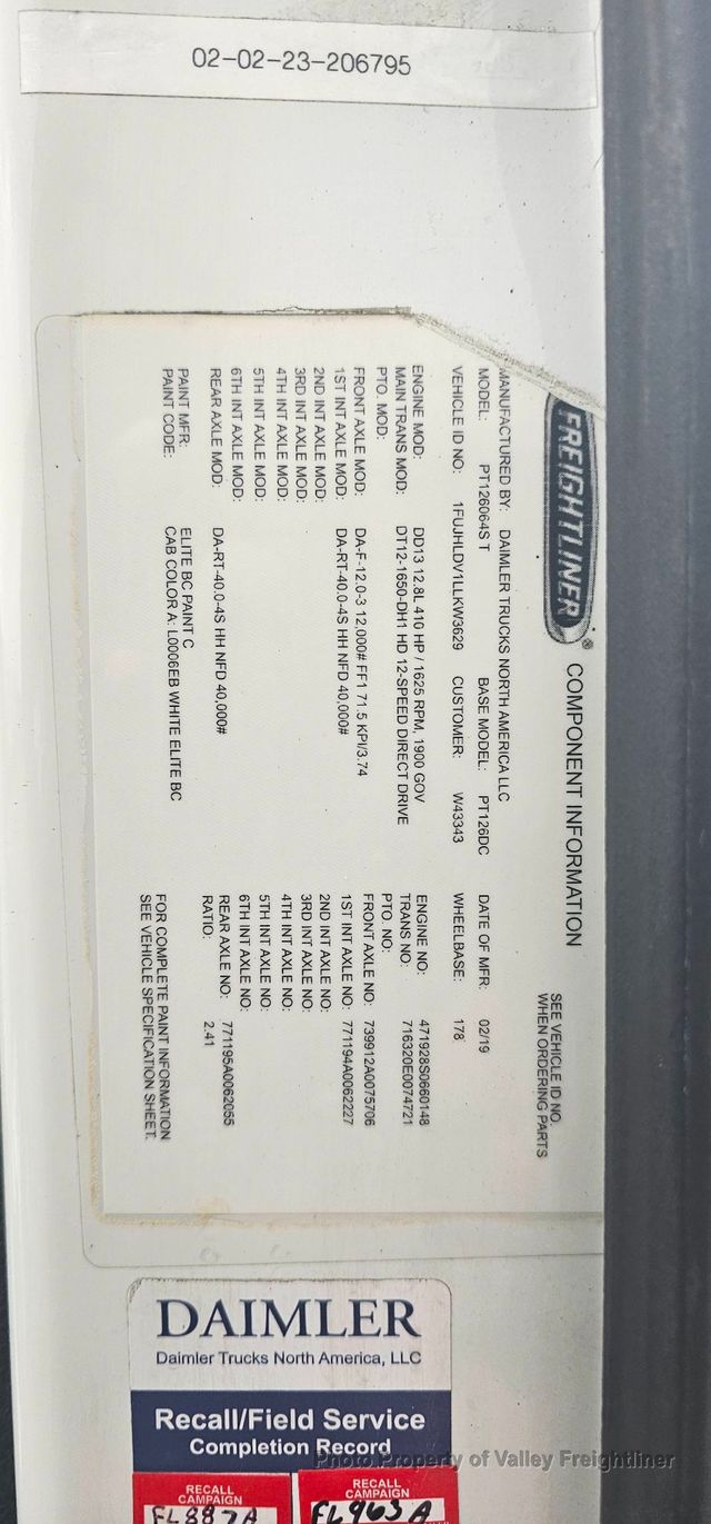 2020 Freightliner Cascadia 126  - 23014839 - 13