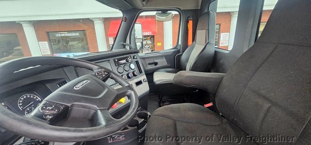 2020 Freightliner Cascadia 126  - 23014839 - 16