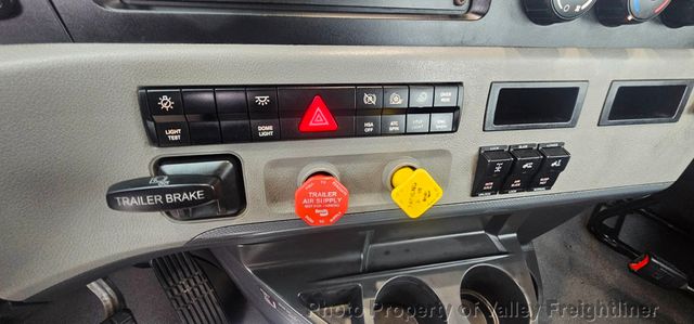 2020 Freightliner Cascadia 126  - 23014839 - 19