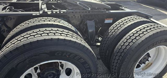 2020 Freightliner Cascadia 126  - 23095020 - 9