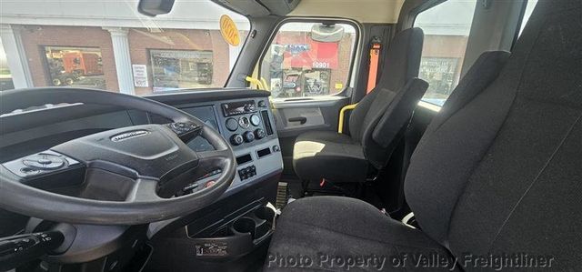2020 Freightliner Cascadia 126  - 23095020 - 11