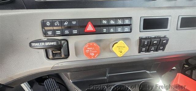 2020 Freightliner Cascadia 126  - 23095020 - 12