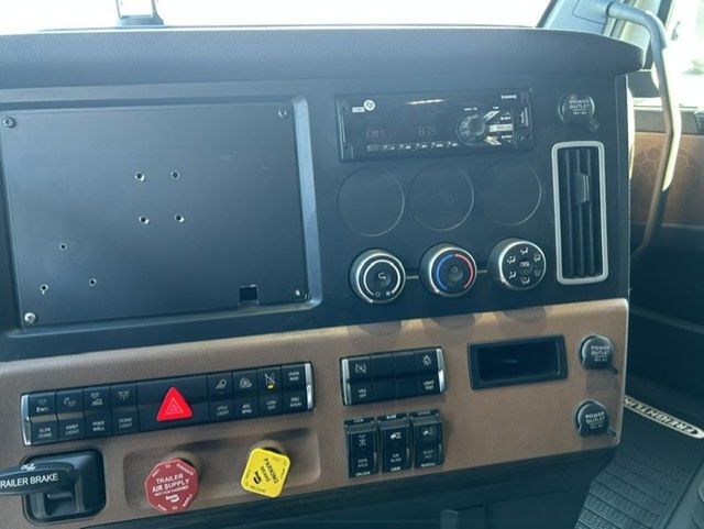 2020 Freightliner PT126SLP 2020 FREIGHTLINER CASCADIA SLEEPER - 23095110 - 14