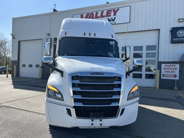 2020 Freightliner PT126SLP 2020 FREIGHTLINER CASCADIA SLEEPER - 23095110 - 2