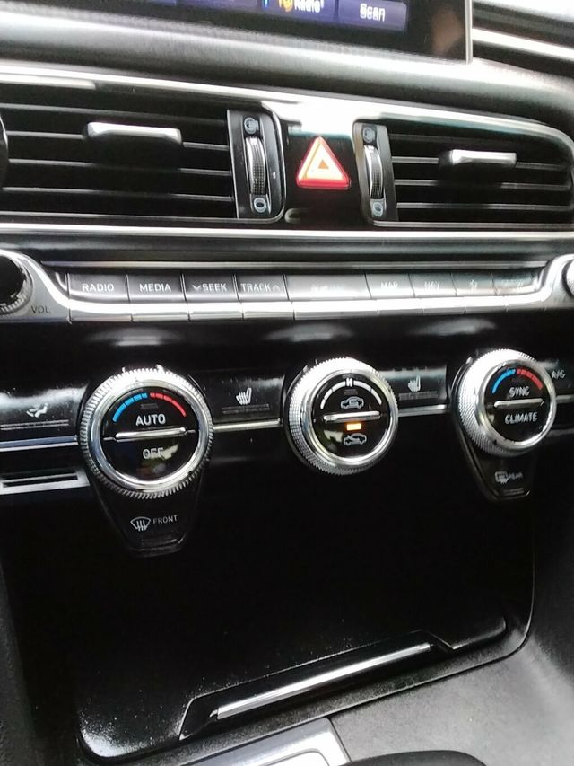 2020 Genesis G70 2.0T RWD - 22968100 - 21