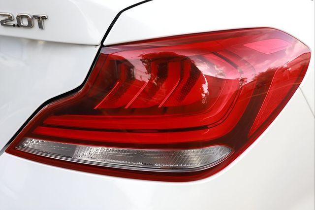 2020 Genesis G70 2.0T RWD - 23049769 - 28