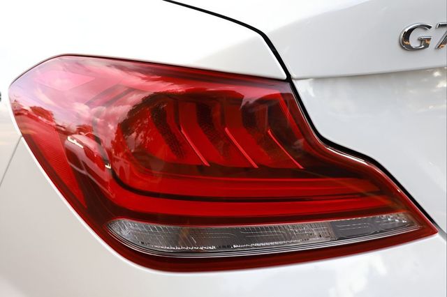 2020 Genesis G70 2.0T RWD - 23049769 - 32