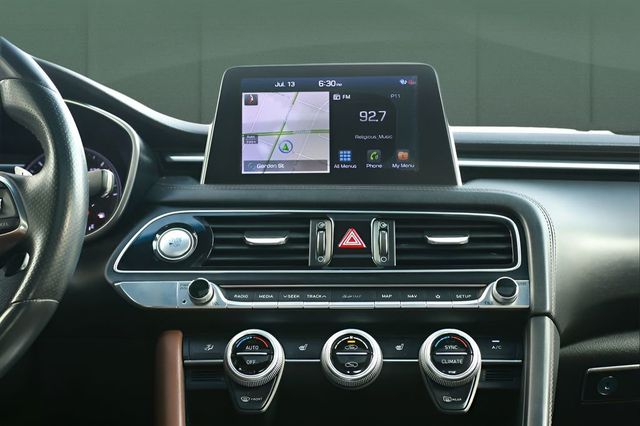 2020 Genesis G70 2.0T RWD - 23049769 - 38