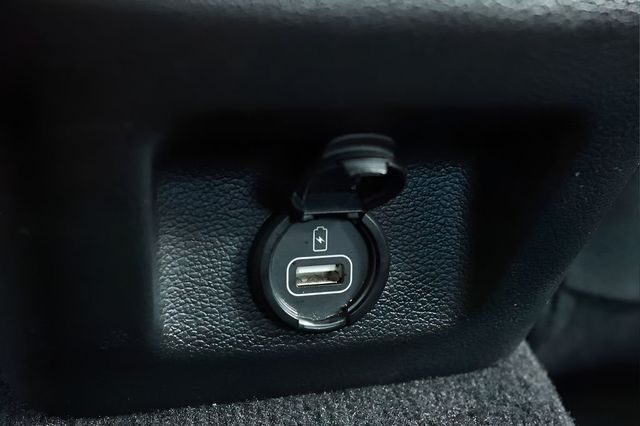 2020 Genesis G70 2.0T RWD - 23049769 - 39