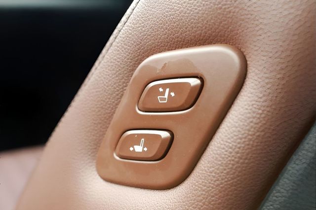2020 Genesis G70 2.0T RWD - 23049769 - 40
