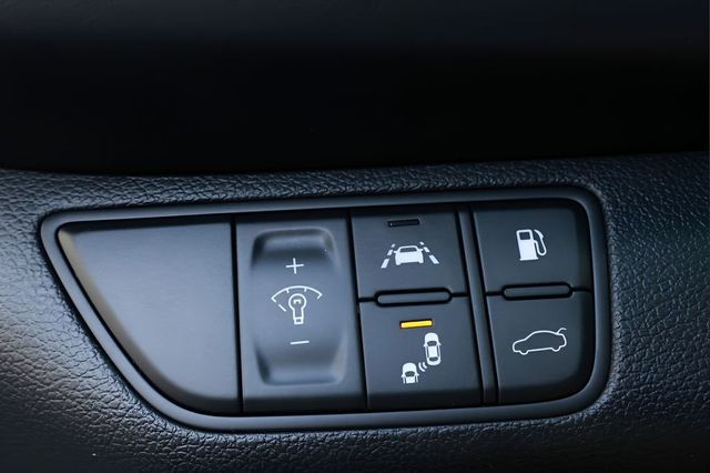2020 Genesis G70 2.0T RWD - 23049769 - 43