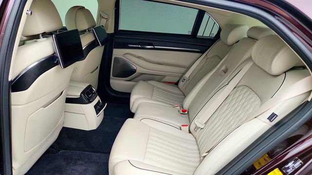 2020 Genesis G90 5.0L Ultimate AWD - 23057231 - 21