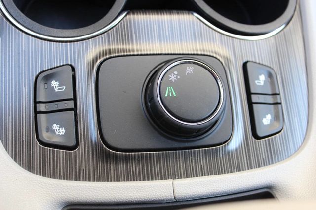 2020 GMC Acadia FWD 4dr SLT - 22884226 - 28