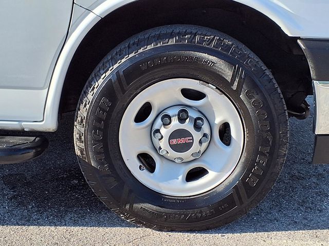 2020 GMC Savana Cargo Van RWD 2500 135" - 22996471 - 35