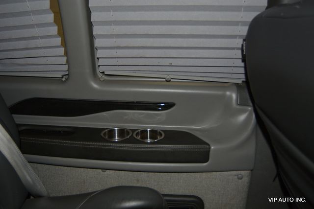 2020 GMC Savana Cargo Van RWD 2500 155" - 22933812 - 30