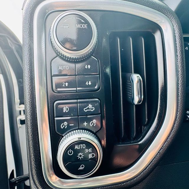 2020 GMC Sierra 1500 4WD Crew Cab 157" Denali - 23013084 - 19