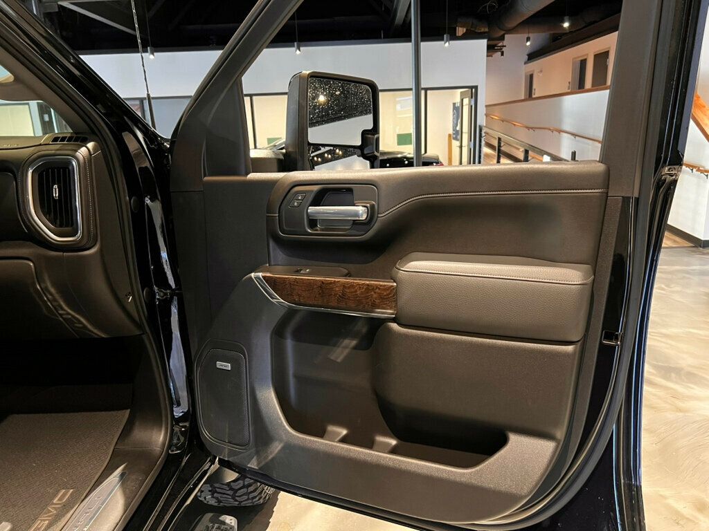 2020 GMC Sierra 2500HD 4WD/DenaliUltimatePkg/360Cam/MoonRoof/HeadsUpDisplay/Htd&CldSts - 22937477 - 31