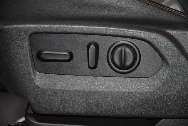 2020 GMC Sierra 2500HD AT4 - 22934800 - 44