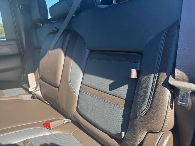 2020 GMC Sierra 3500HD Denali - 22935542 - 32