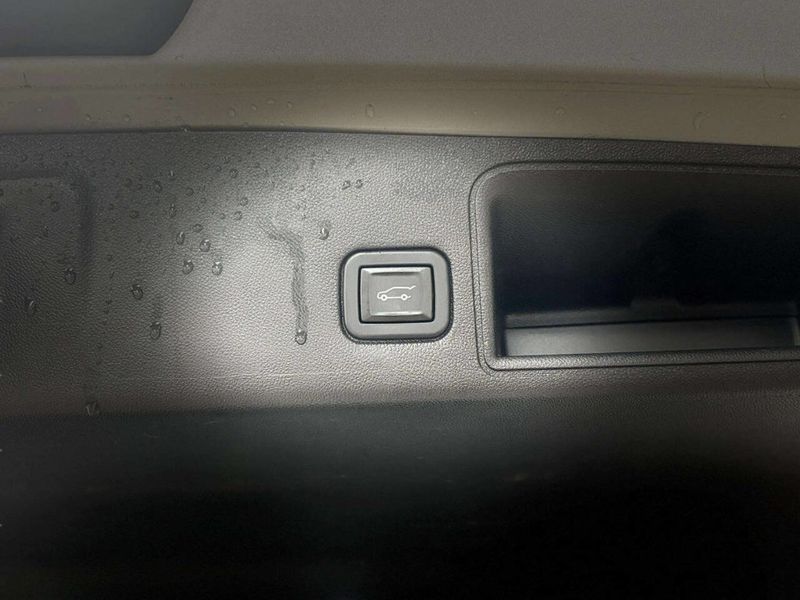 2020 GMC Terrain FWD 4dr SLT - 22988113 - 16