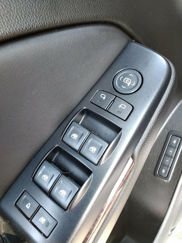 2020 GMC Yukon XL 2WD 4dr SLT Standard Edition - 23047599 - 32