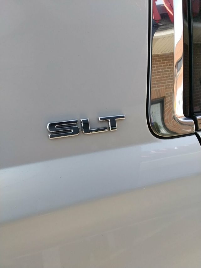2020 GMC Yukon XL 2WD 4dr SLT Standard Edition - 23047599 - 37