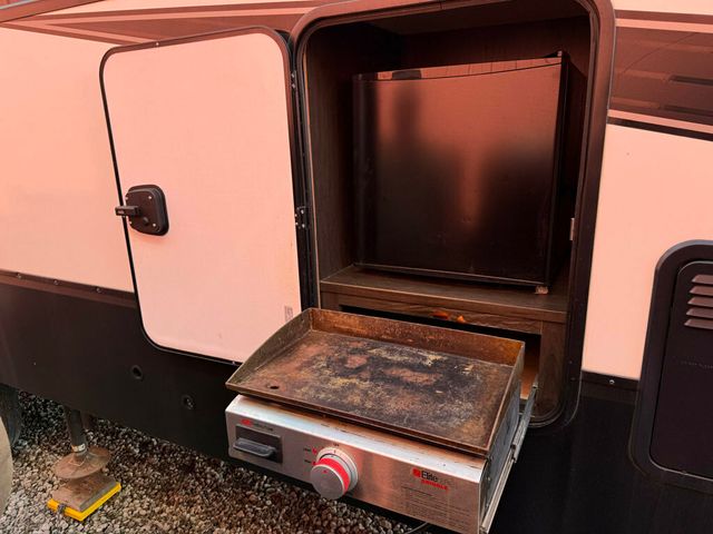 2020 Grand Design Momentum  - 22847949 - 10