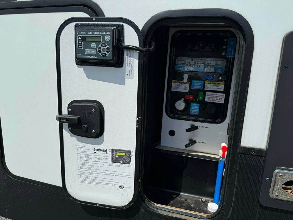 2020 Grand Design Momentum  - 22847949 - 19