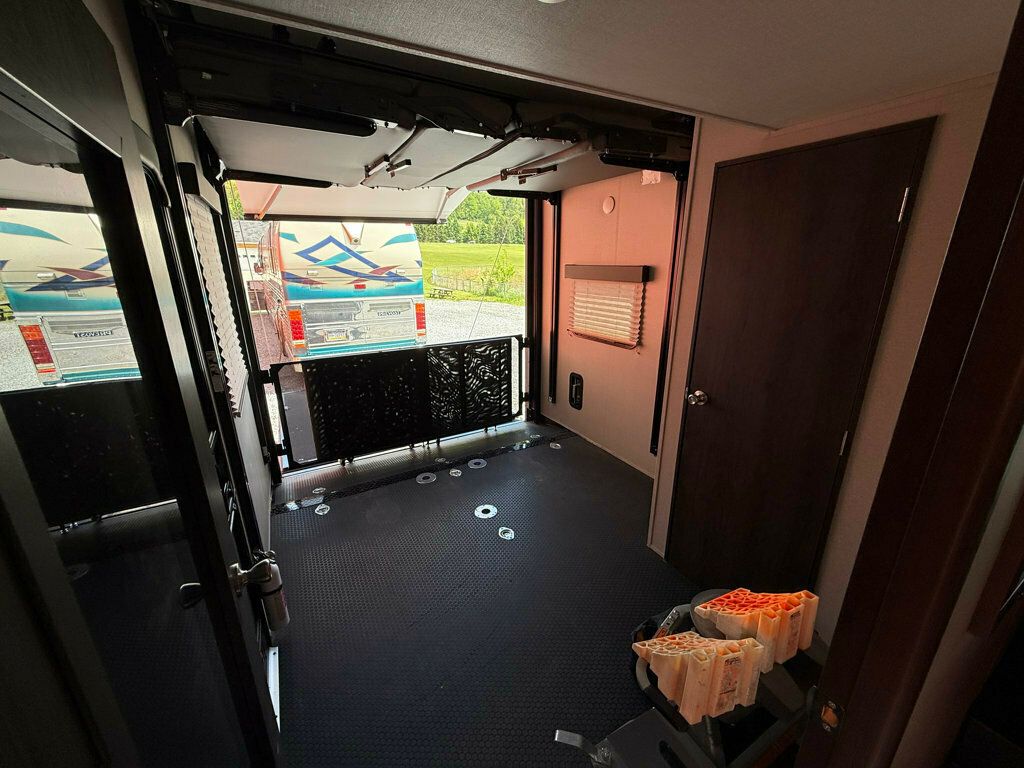 2020 Grand Design Momentum  - 22847949 - 31