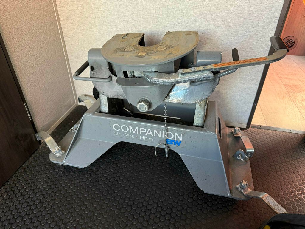 2020 Grand Design Momentum  - 22847949 - 32